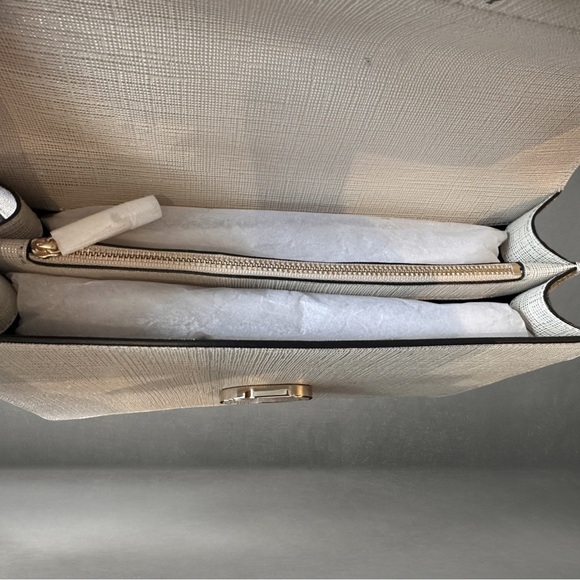 Henri Bendel Wallen Gold Shoulder 2 way Bag NWT - Picture 9 of 10